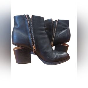 Alexander Wang EUC Gabi Black Leather Block Heel Booties Size 36.5